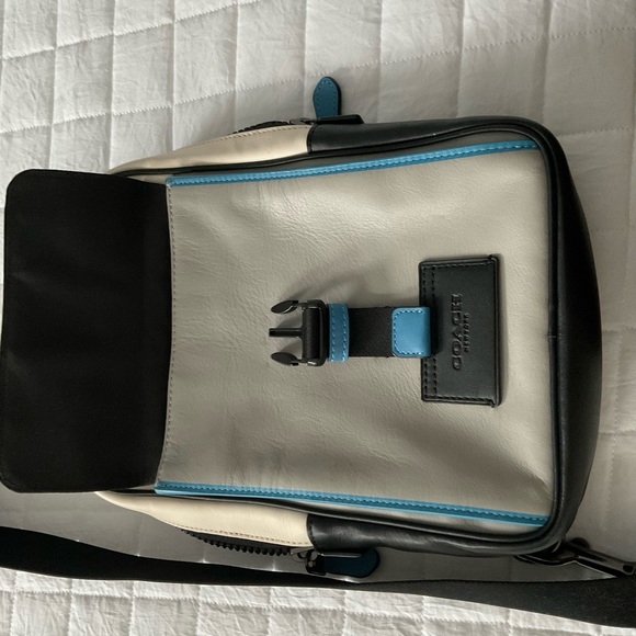 Genuine Coach Shoulder Bag - Picture 2 of 4